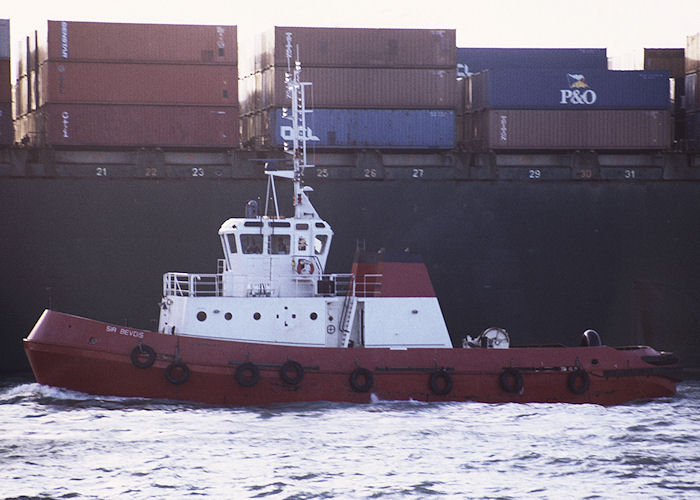 Photograph of the vessel  Sir Bevois pictured at Southampton on 5th January 1991