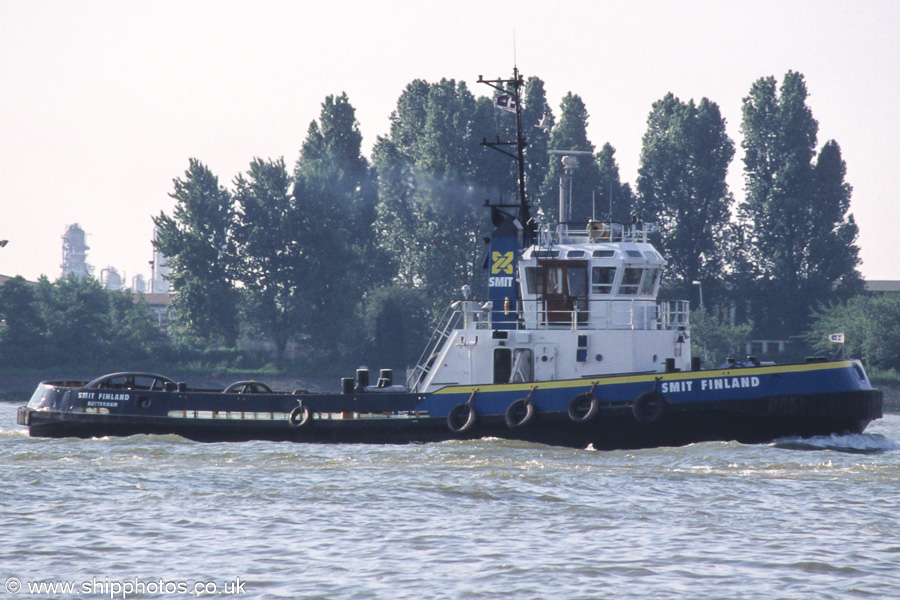 Photograph of the vessel  Smit Finland pictured on the Nieuwe Maas at Vlaardingen on 17th June 2002
