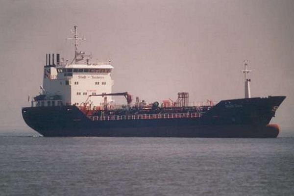Photograph of the vessel  Stolt Tern pictured on the River Mersey on 21st July 2000