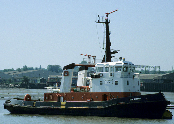 Photograph of the vessel  Sun Thames pictured at Gravesend on 16th May 1998