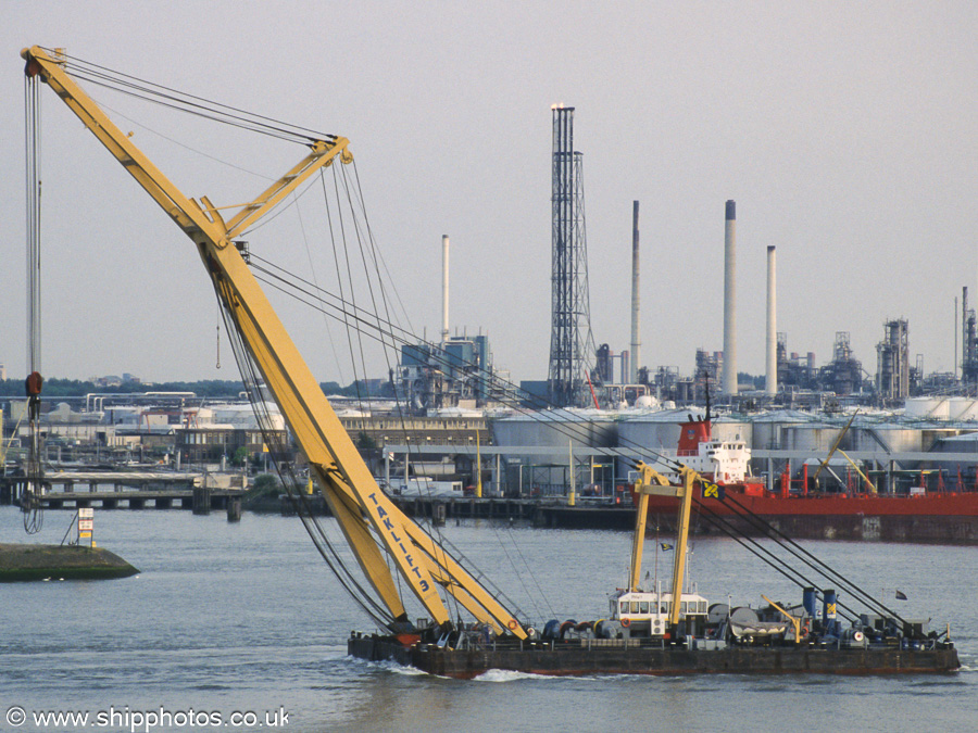 Photograph of the vessel  Taklift 3 pictured on the Nieuwe Maas at Vlaardingen on 17th June 2002
