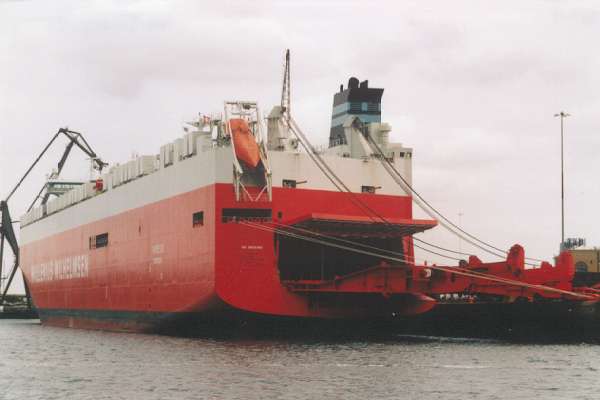  Tamesis pictured in Southampton on 11th June 2000