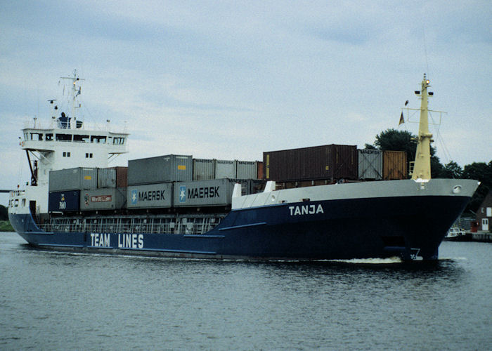  Tanja pictured passing through Rendsburg on 8th June 1997