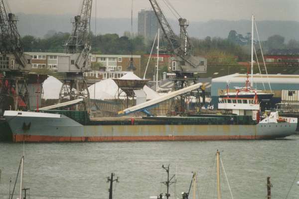  Union Pearl pictured in Southampton on 23rd April 1998