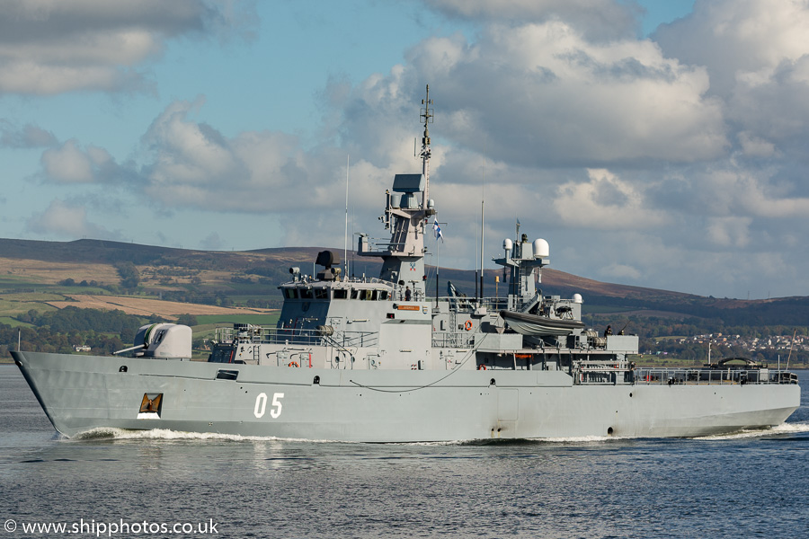 FNS Uusimaa pictured passing Greenock on 9th October 2016