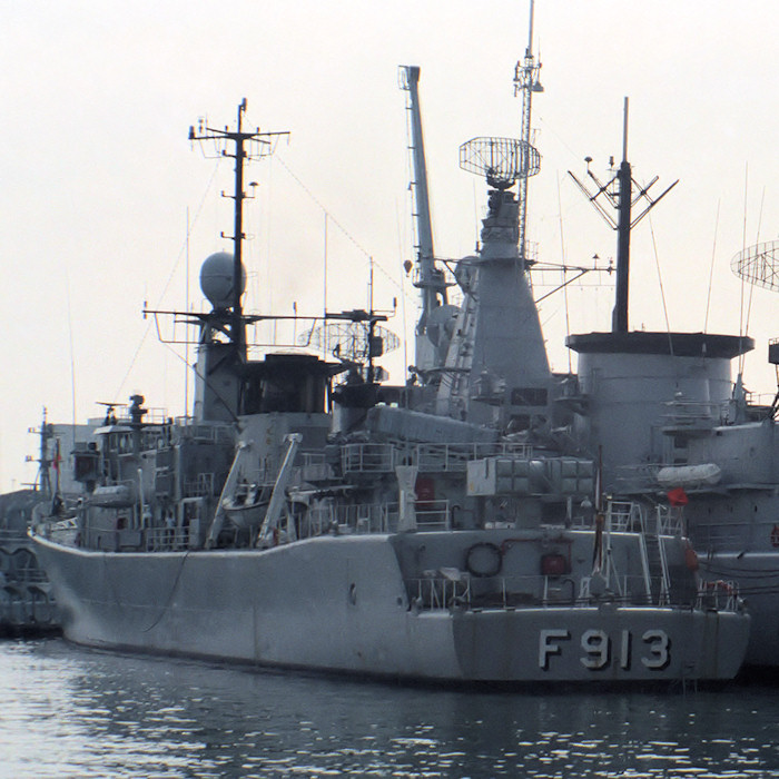 Photograph of the vessel BNS Westhinder pictured at Portsmouth Naval Base on 29th August 1987
